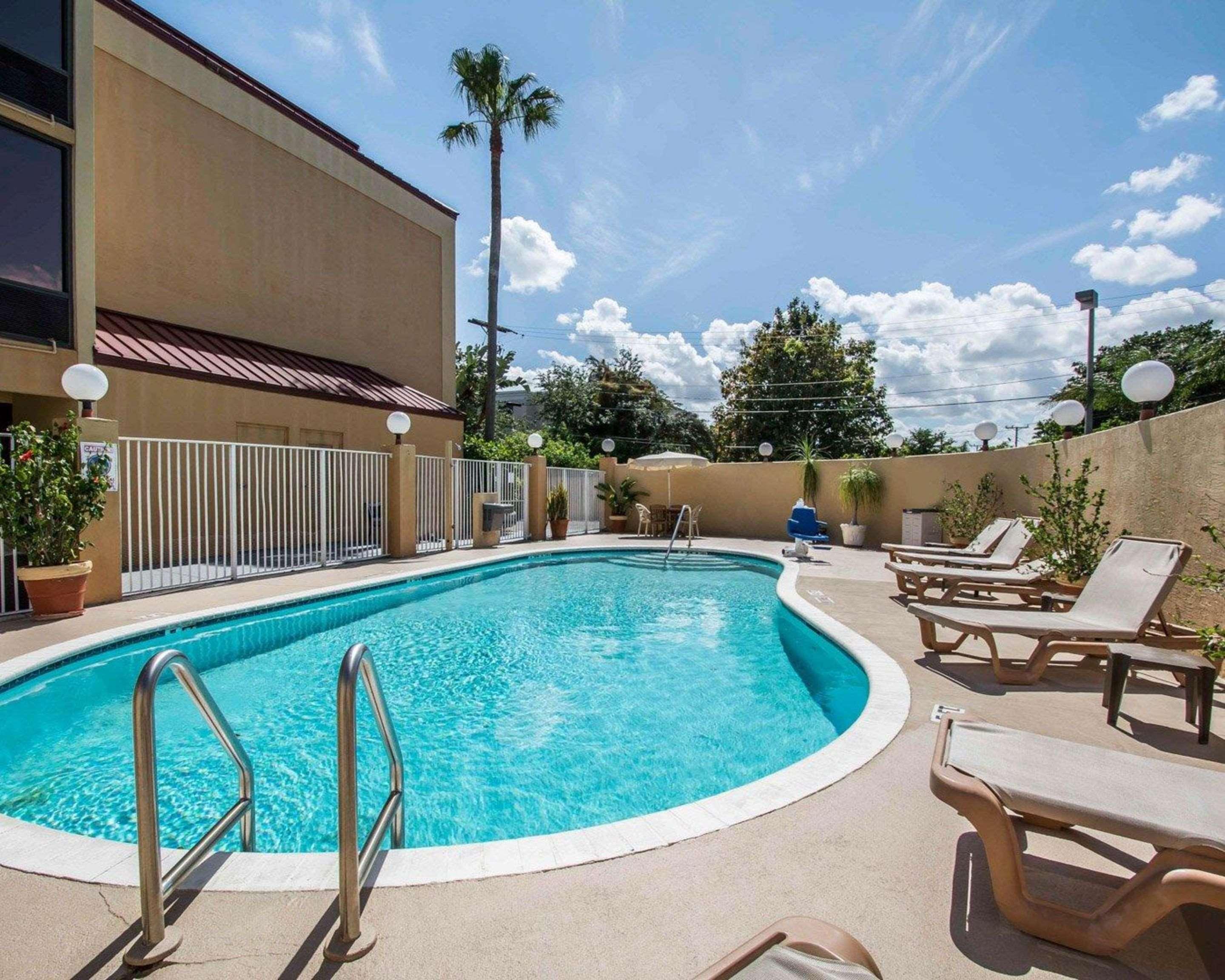 Comfort Inn & Suites Lantana - West Palm Beach South Exterior photo